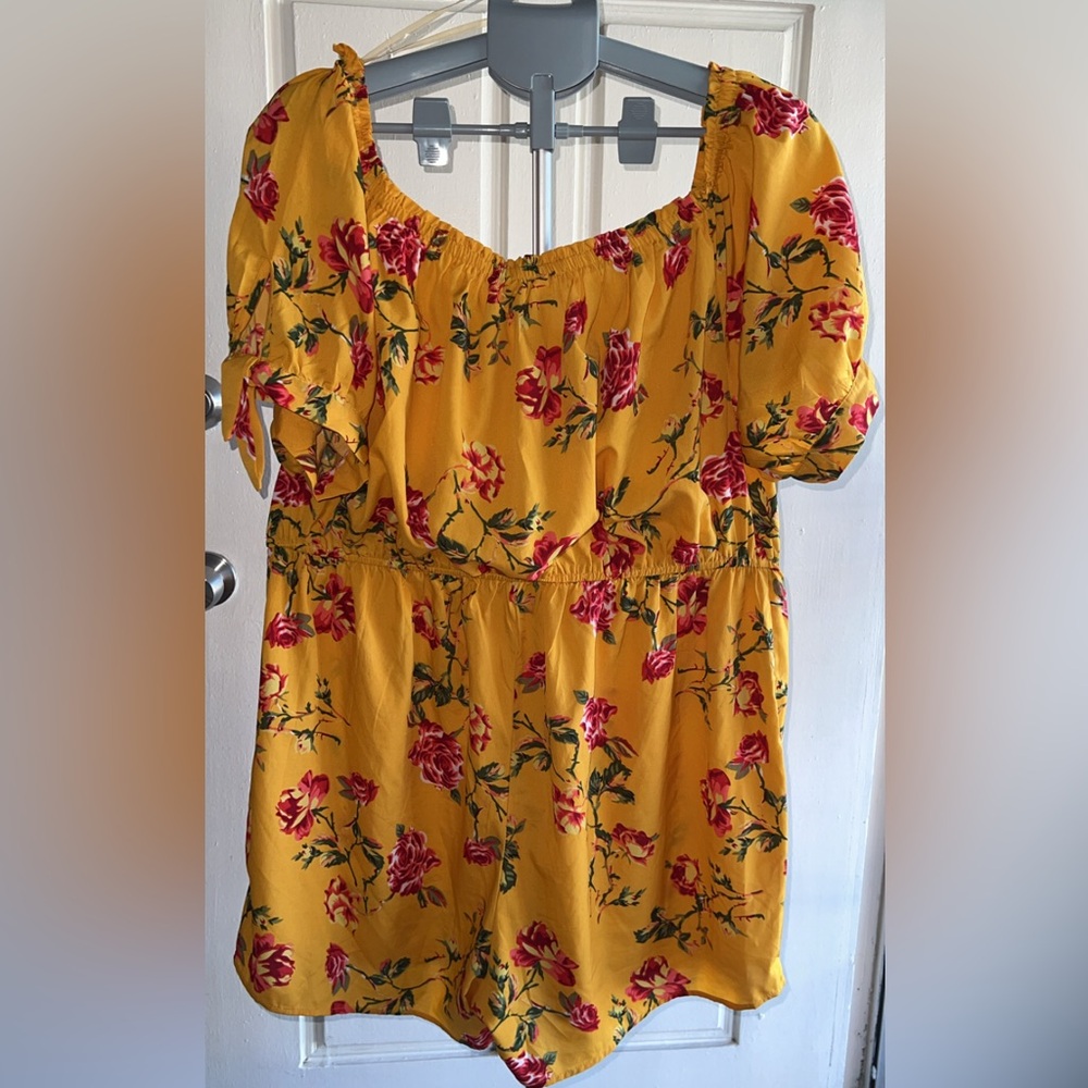 Floral Yellow Short Jumpsuit - Picture 2 of 9